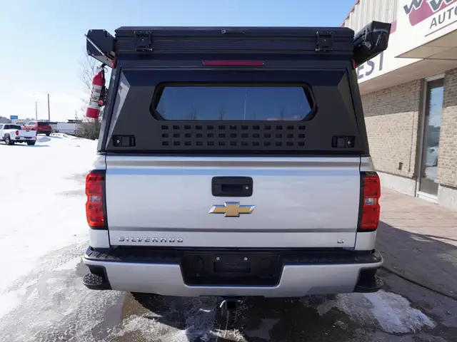 2017 Chevrolet Silverado 1500 ULTIMATE OUTDOOR PACKAGE! Truck a - Photo 11