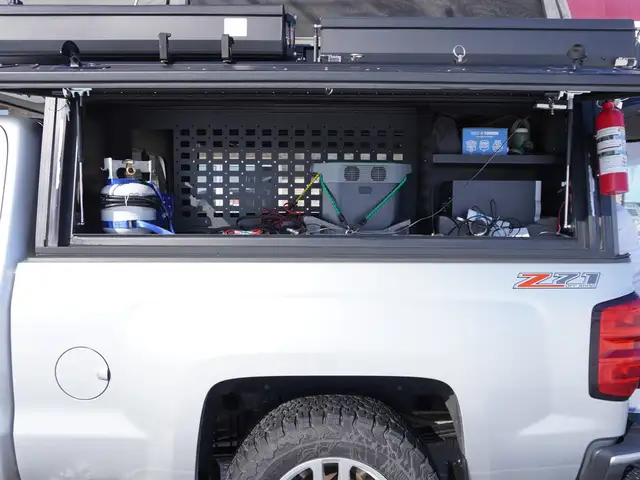 2017 Chevrolet Silverado 1500 ULTIMATE OUTDOOR PACKAGE! Truck a - Photo 15