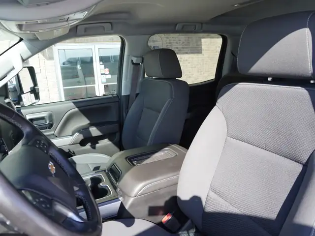 2017 Chevrolet Silverado 1500 ULTIMATE OUTDOOR PACKAGE! Truck a - Photo 34