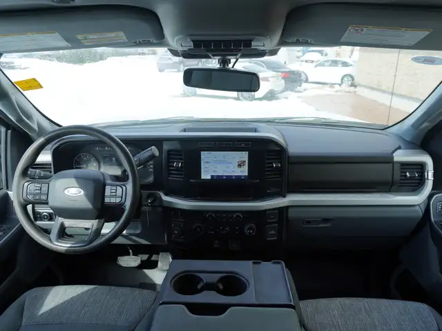 2023 Ford F-350 Godzilla 7.3 L | FLAT DECK | XLT Premium - Photo 2