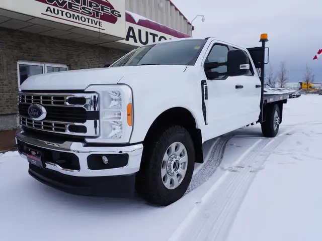 2023 Ford F-350 Godzilla 7.3 L | FLAT DECK | XLT Premium - Photo 4