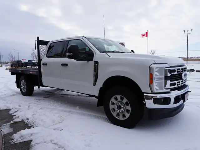 2023 Ford F-350 Godzilla 7.3 L | FLAT DECK | XLT Premium - Photo 7