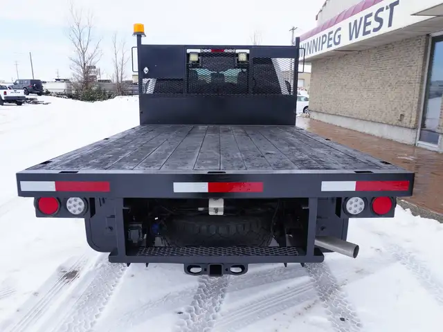 2023 Ford F-350 Godzilla 7.3 L | FLAT DECK | XLT Premium - Photo 10