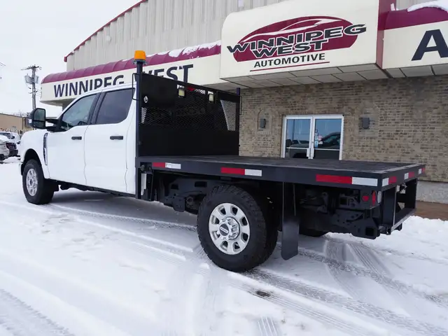 2023 Ford F-350 Godzilla 7.3 L | FLAT DECK | XLT Premium - Photo 12