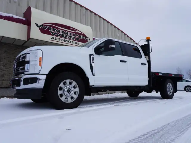 2023 Ford F-350 Godzilla 7.3 L | FLAT DECK | XLT Premium - Photo 13