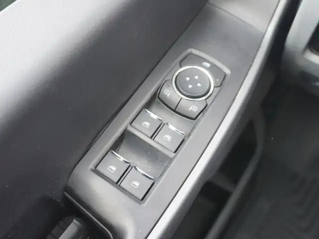 2023 Ford F-350 Godzilla 7.3 L | FLAT DECK | XLT Premium - Photo 16