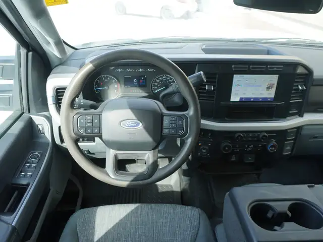 2023 Ford F-350 Godzilla 7.3 L | FLAT DECK | XLT Premium - Photo 18