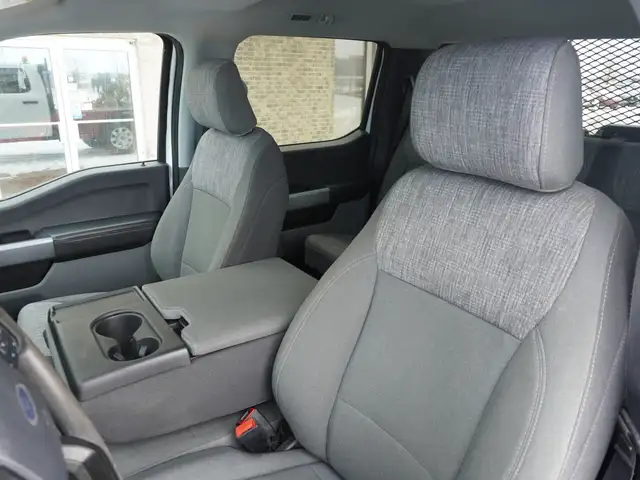 2023 Ford F-350 Godzilla 7.3 L | FLAT DECK | XLT Premium - Photo 21