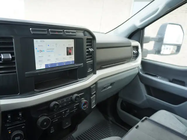 2023 Ford F-350 Godzilla 7.3 L | FLAT DECK | XLT Premium - Photo 22