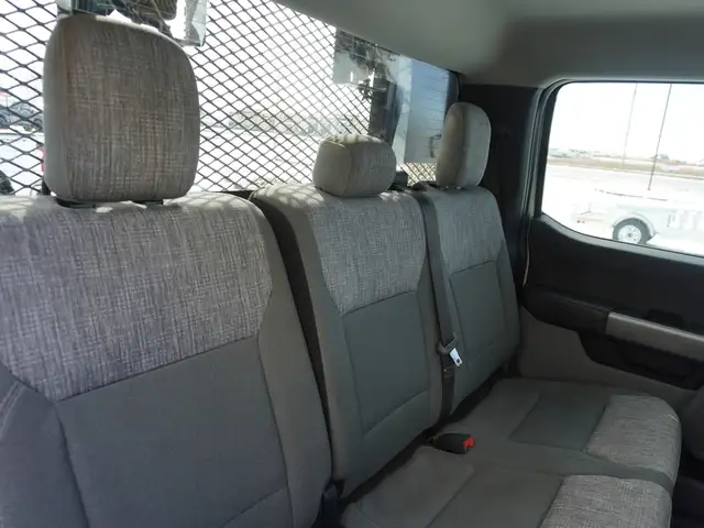 2023 Ford F-350 Godzilla 7.3 L | FLAT DECK | XLT Premium - Photo 31