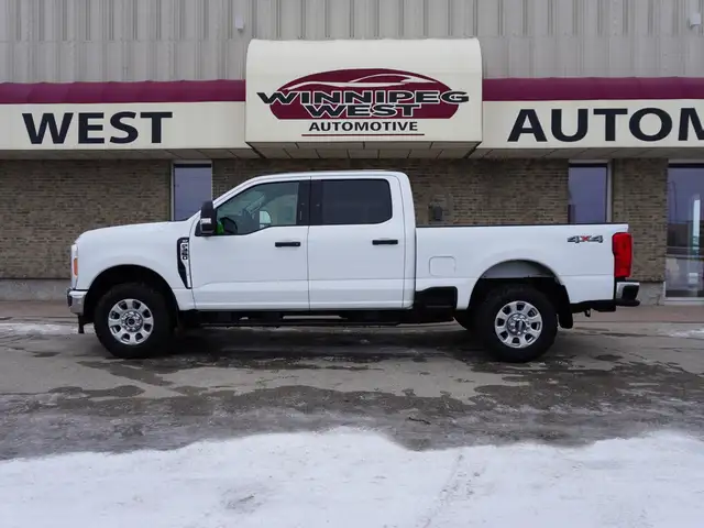 2023 Ford F-350 PREMIUM GODZILLA 7.3L V8 XLT 4x4 - Photo 2