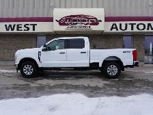 2023 Ford F-350 PREMIUM GODZILLA 7.3L V8 XLT 4x4 - Photo 2