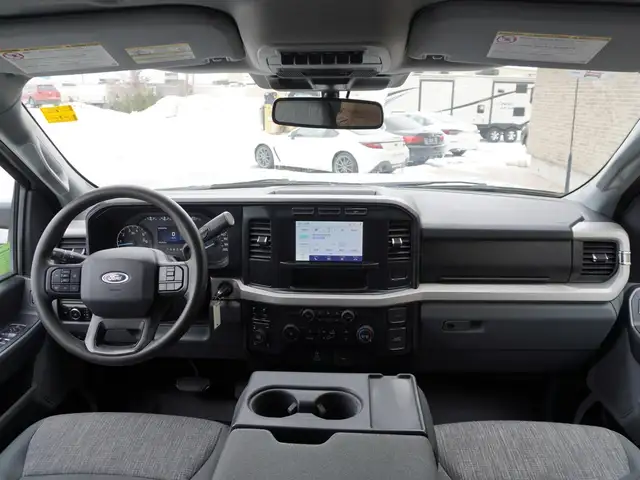 2023 Ford F-350 PREMIUM GODZILLA 7.3L V8 XLT 4x4 - Photo 3