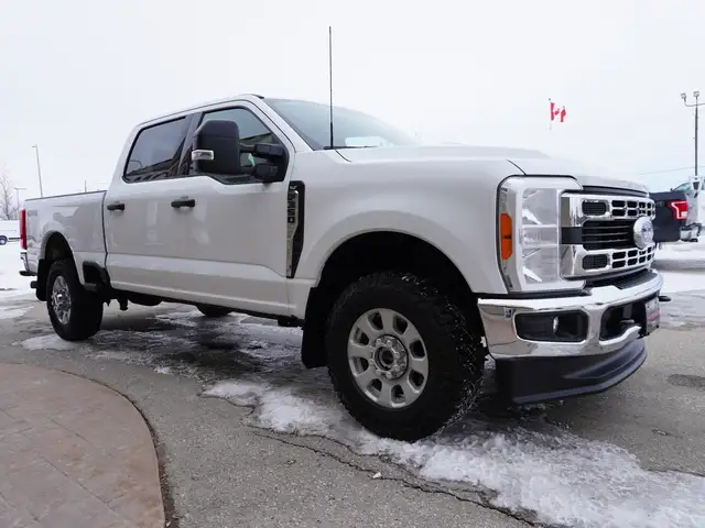 2023 Ford F-350 PREMIUM GODZILLA 7.3L V8 XLT 4x4 - Photo 9