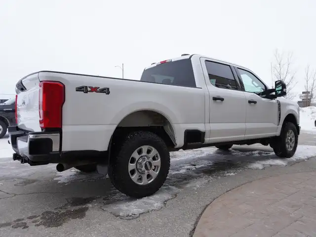 2023 Ford F-350 PREMIUM GODZILLA 7.3L V8 XLT 4x4 - Photo 10