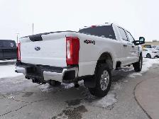 2023 Ford F-350 PREMIUM GODZILLA 7.3L V8 XLT 4x4 - Photo 11