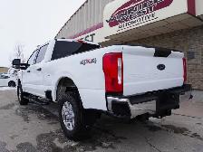 2023 Ford F-350 PREMIUM GODZILLA 7.3L V8 XLT 4x4 - Photo 13