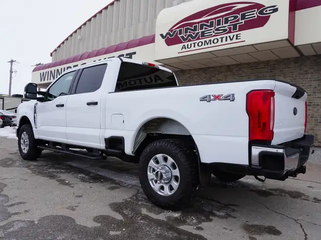 2023 Ford F-350 PREMIUM GODZILLA 7.3L V8 XLT 4x4 - Photo 14