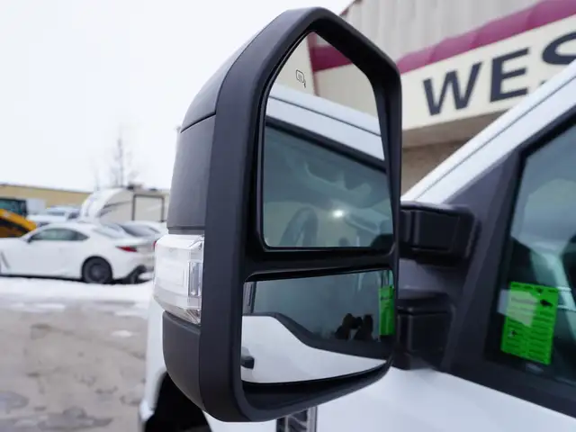 2023 Ford F-350 PREMIUM GODZILLA 7.3L V8 XLT 4x4 - Photo 16