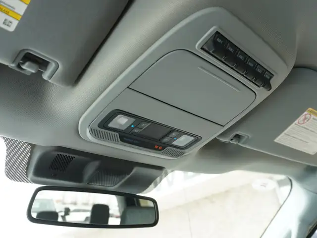 2023 Ford F-350 PREMIUM GODZILLA 7.3L V8 XLT 4x4 - Photo 22