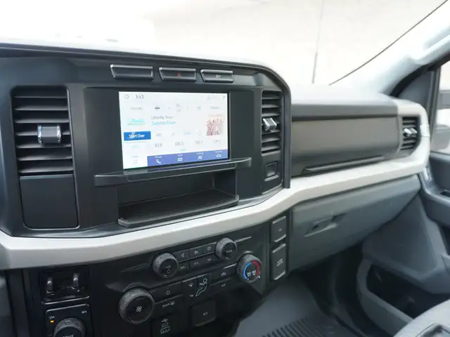 2023 Ford F-350 PREMIUM GODZILLA 7.3L V8 XLT 4x4 - Photo 23