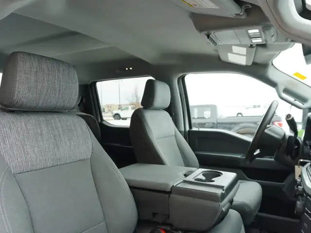 2023 Ford F-350 PREMIUM GODZILLA 7.3L V8 XLT 4x4 - Photo 31