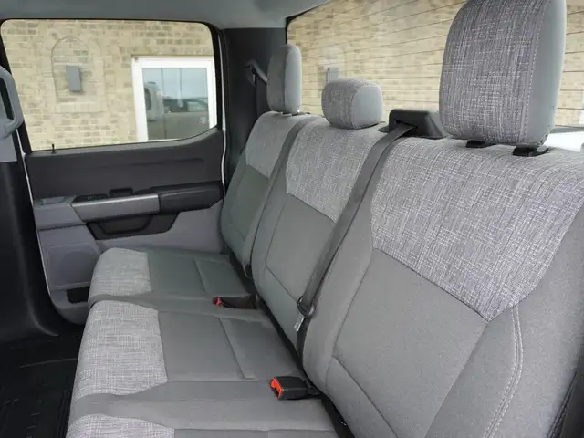 2023 Ford F-350 PREMIUM GODZILLA 7.3L V8 XLT 4x4 - Photo 36