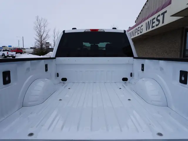 2023 Ford F-350 PREMIUM GODZILLA 7.3L V8 XLT 4x4 - Photo 37