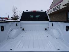 2023 Ford F-350 PREMIUM GODZILLA 7.3L V8 XLT 4x4 - Photo 37