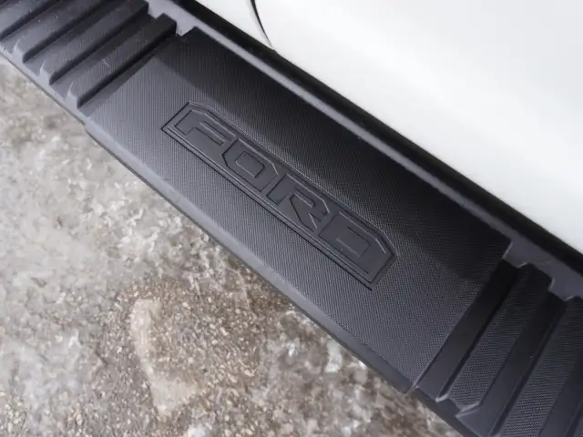 2023 Ford F-350 PREMIUM GODZILLA 7.3L V8 XLT 4x4 - Photo 38