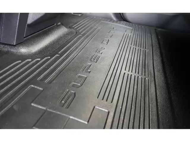 2023 Ford F-350 PREMIUM GODZILLA 7.3L V8 XLT 4x4 - Photo 43