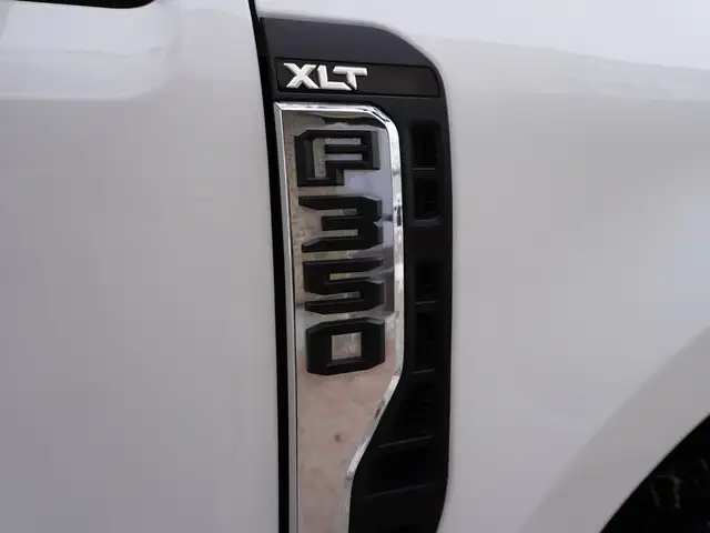 2023 Ford F-350 PREMIUM GODZILLA 7.3L V8 XLT 4x4 - Photo 44