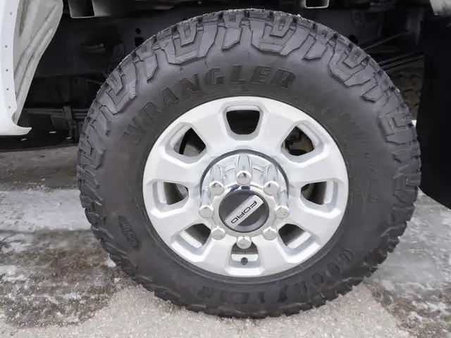 2023 Ford F-350 PREMIUM GODZILLA 7.3L V8 XLT 4x4 - Photo 48