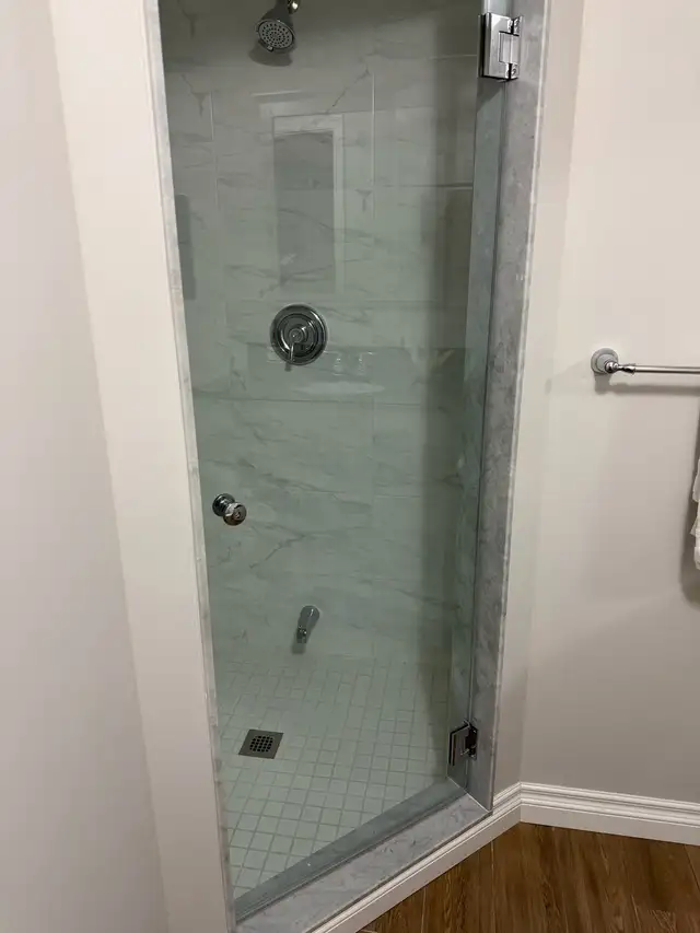 Lovely 2 Bedroom furnished walk out - Photo 3