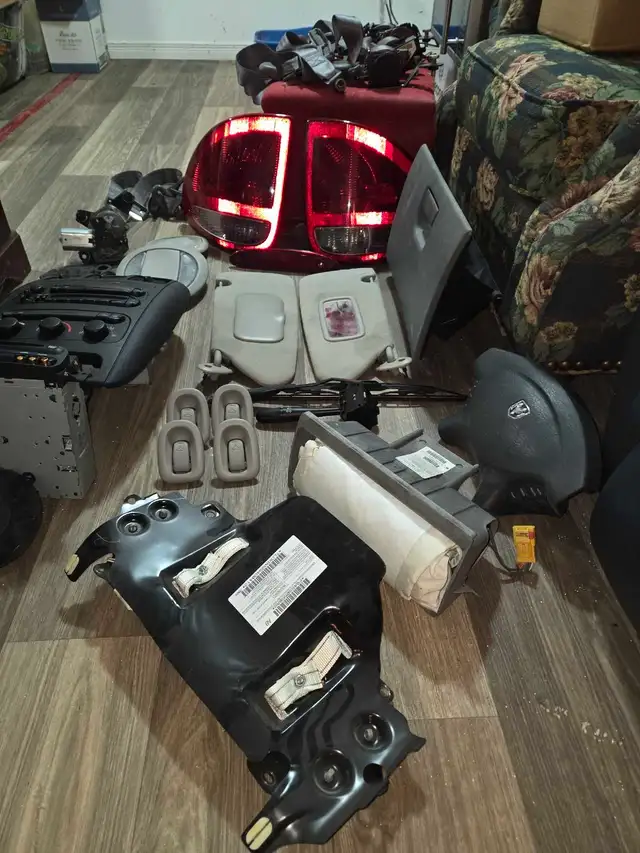 2005-2007 Dodge Caravan parts for sale - Photo 3