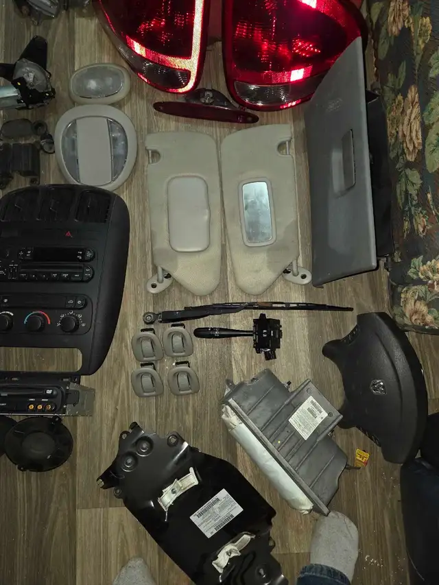 2005-2007 Dodge Caravan parts for sale - Photo 4