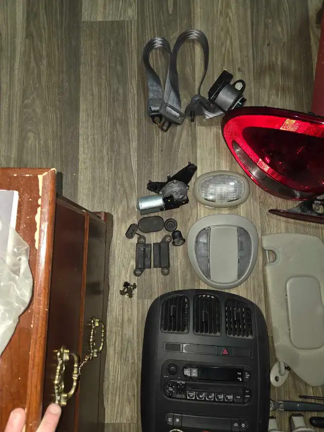 2005-2007 Dodge Caravan parts for sale - Photo 5