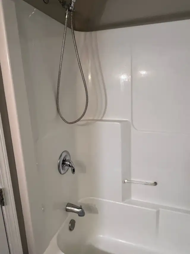 North Battleford - 3 Bedrooms House available for rent - Photo 6