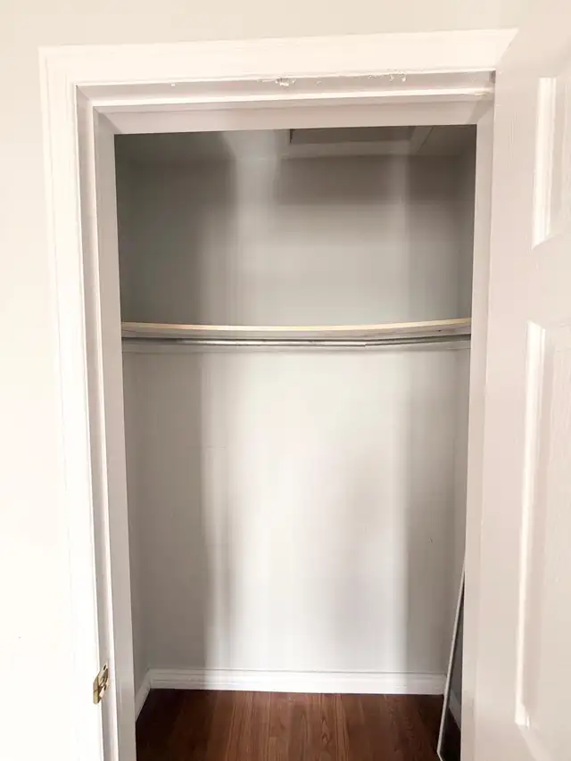 Private room for rent in 3 bedroom house for couple or 2 girls - Photo 3