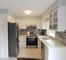 Private room for rent in 3 bedroom house for couple or 2 girls - Photo 5