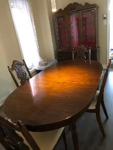 DINING SET INCLUDING CABINET