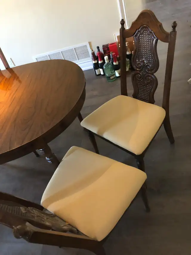 DINING SET INCLUDING CABINET - Photo 5