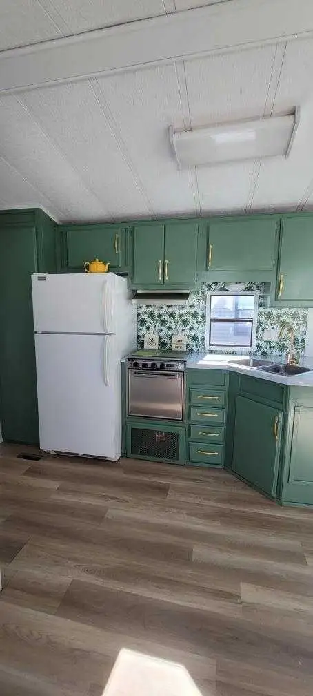 Mobile home ready to go $33000 - Photo 4