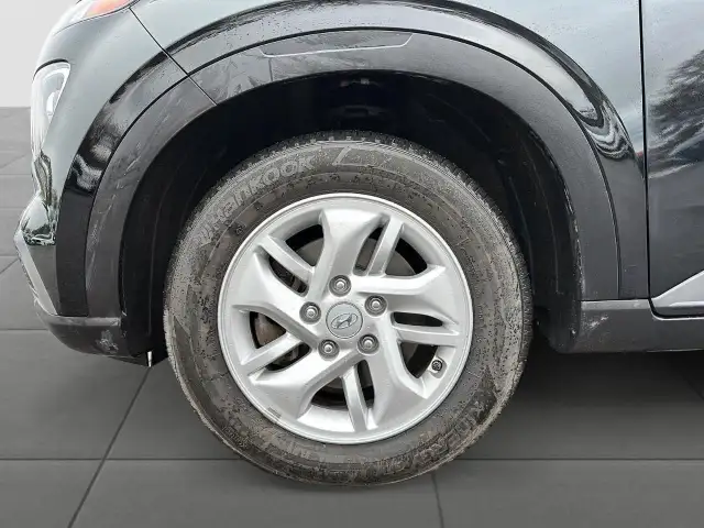 2023 Hyundai Venue Preferred Preferred | Heated Seats | Lane... - Photo 9