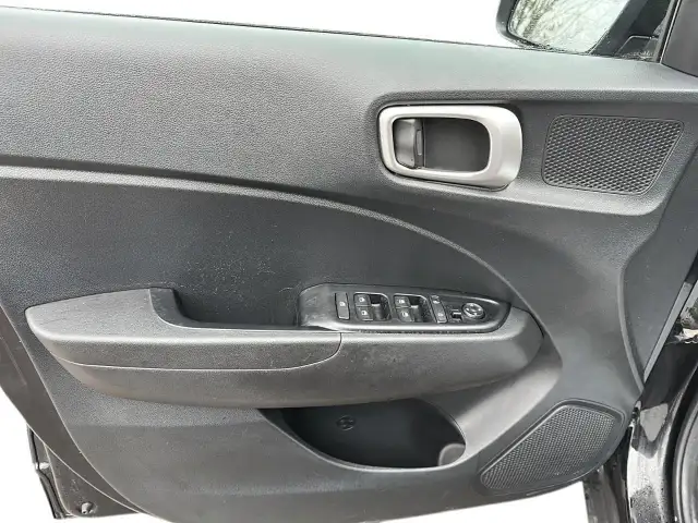 2023 Hyundai Venue Preferred Preferred | Heated Seats | Lane... - Photo 15