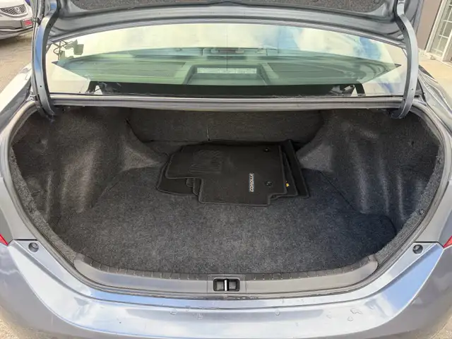 2015 Toyota Corolla 4dr Sdn AUTO CE, Reliable, Fuel Efficient, F - Photo 11