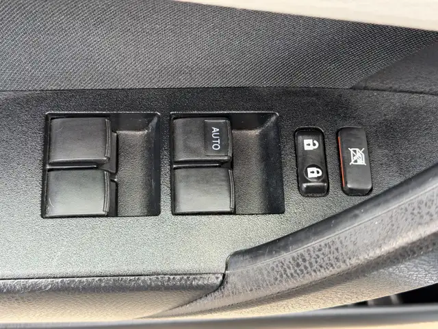 2015 Toyota Corolla 4dr Sdn AUTO CE, Reliable, Fuel Efficient, F - Photo 19