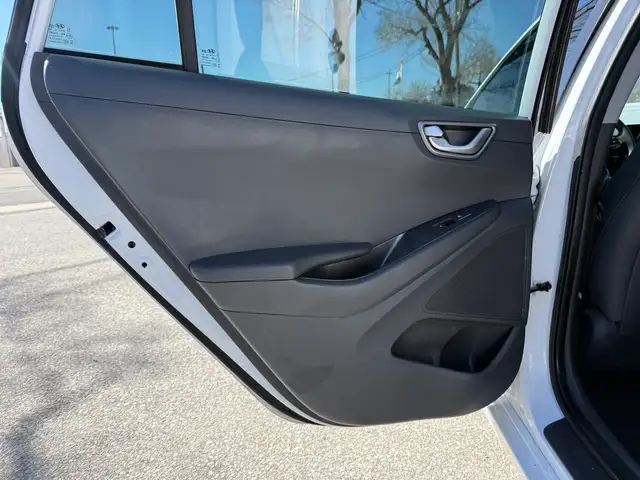 2020 Hyundai Ioniq Hybrid HYBRID l Preferred l 1.6L l 4Cyl l Car - Photo 13