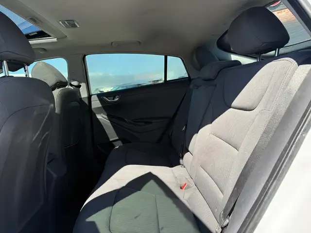 2020 Hyundai Ioniq Hybrid HYBRID l Preferred l 1.6L l 4Cyl l Car - Photo 14