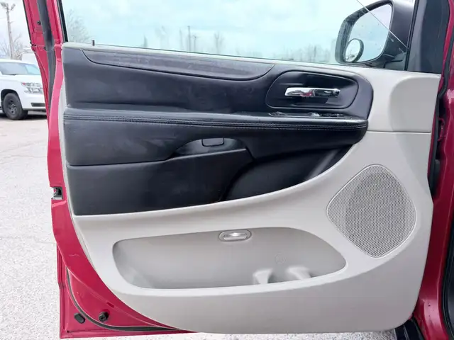 2015 Dodge Grand Caravan - Photo 23